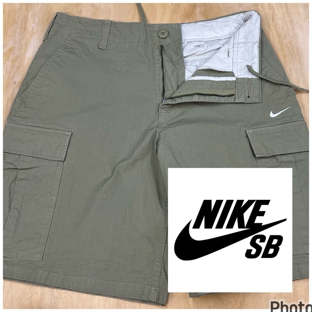 Nike SB Skate Cargo Shorts Mens 32x9 Relaxed Fit Light Green Ripstop Stretch